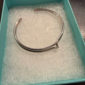 Elegant Silver Women's Bracelet
